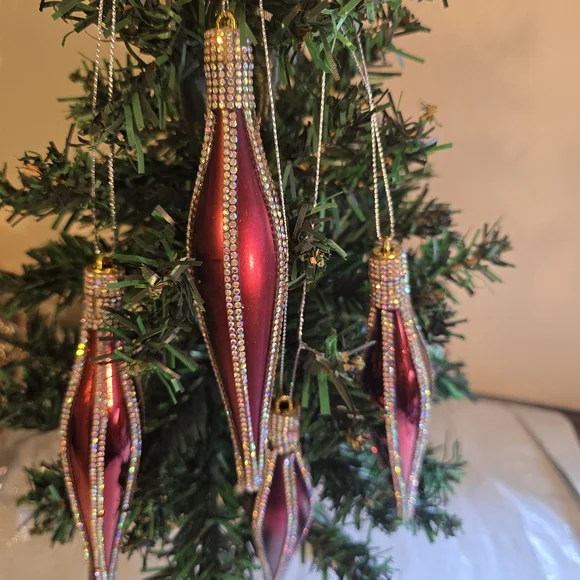 Elegant Red Holiday Ornaments New 4 Pieces 6 Inch Handmade - Picture 2 of 7